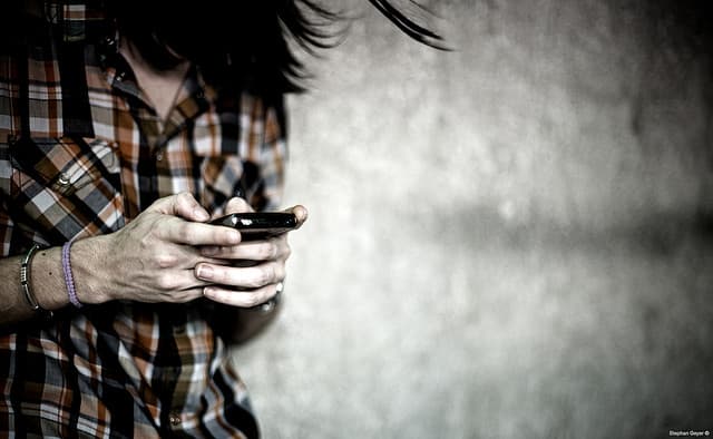 Teen Sexting – How Common Is It?