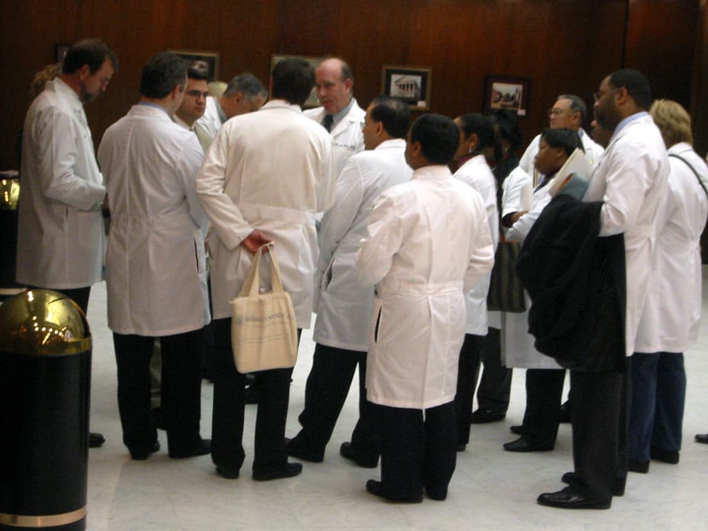 Why Is It Sometimes Hard to Find a Suboxone Doctor? The 100 Patient Limit