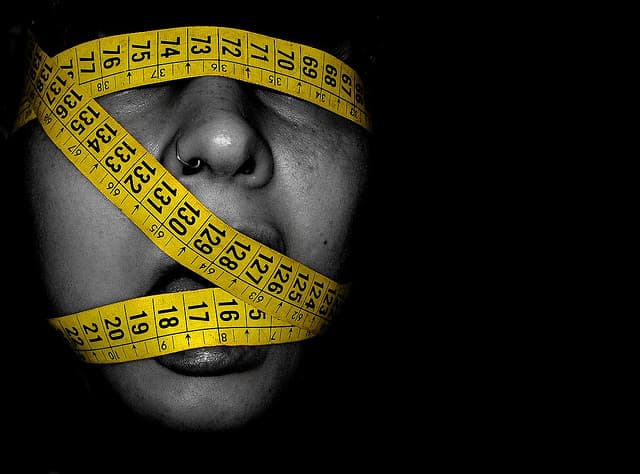 Heavy Facebook Use Ups Risk for Eating Disorders